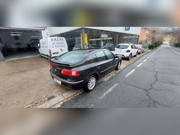 Renault Laguna 1.9 dci 110cv foto 6